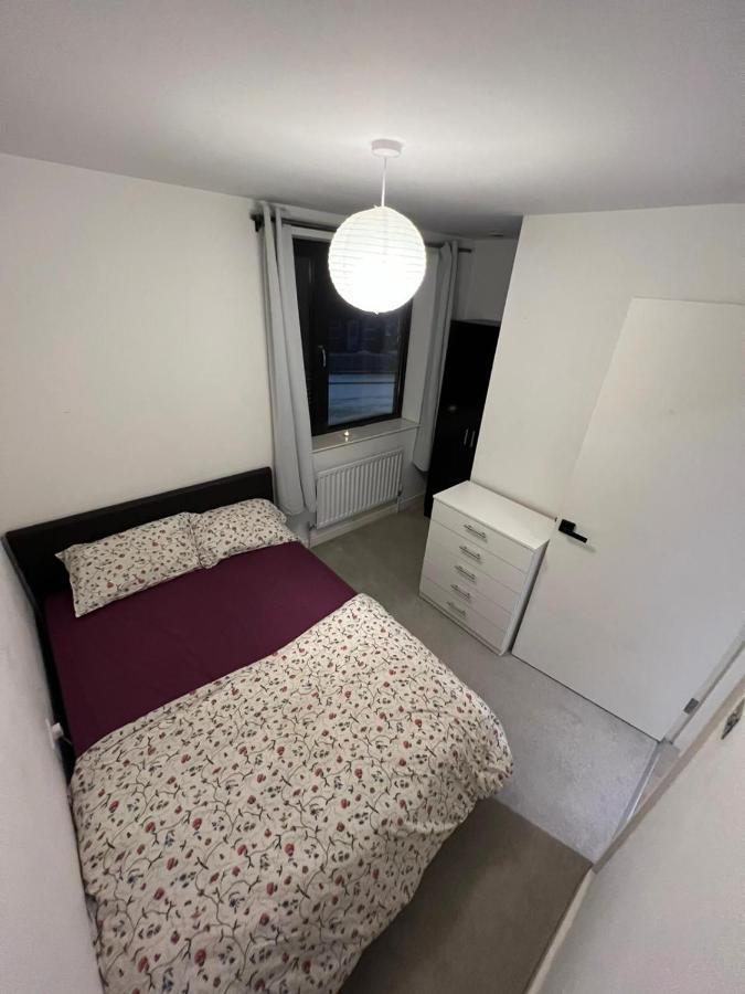 Cape House London: Spacious 4-Bedroom Retreat with Garden Exterior photo