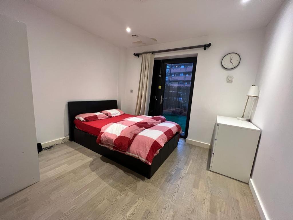 Cape House London: Spacious 4-Bedroom Retreat with Garden Exterior photo